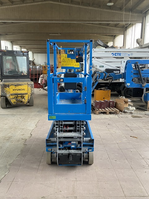 Piattaforma verticale elettrica, altezza lavoro 6m