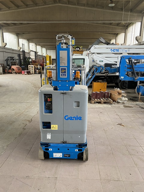 Piattaforma verticale elettrica, altezza lavoro 8m