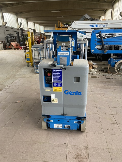 Piattaforma verticale elettrica, altezza lavoro 6.5m