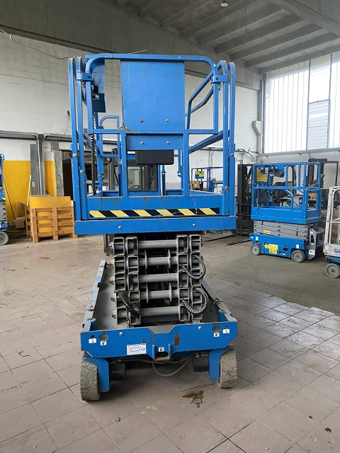 Piattaforma verticale elettrica, altezza lavoro 14m