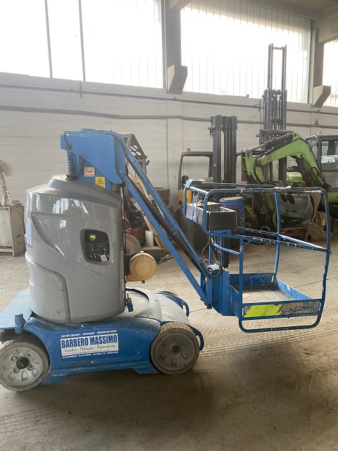 Piattaforma articolata elettrica, altezza lavoro 10m