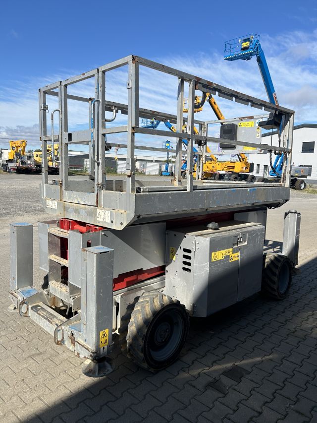 PIATTAFORMA SCISSOR DIESEL ALTEZZA LAVORO 12MT 